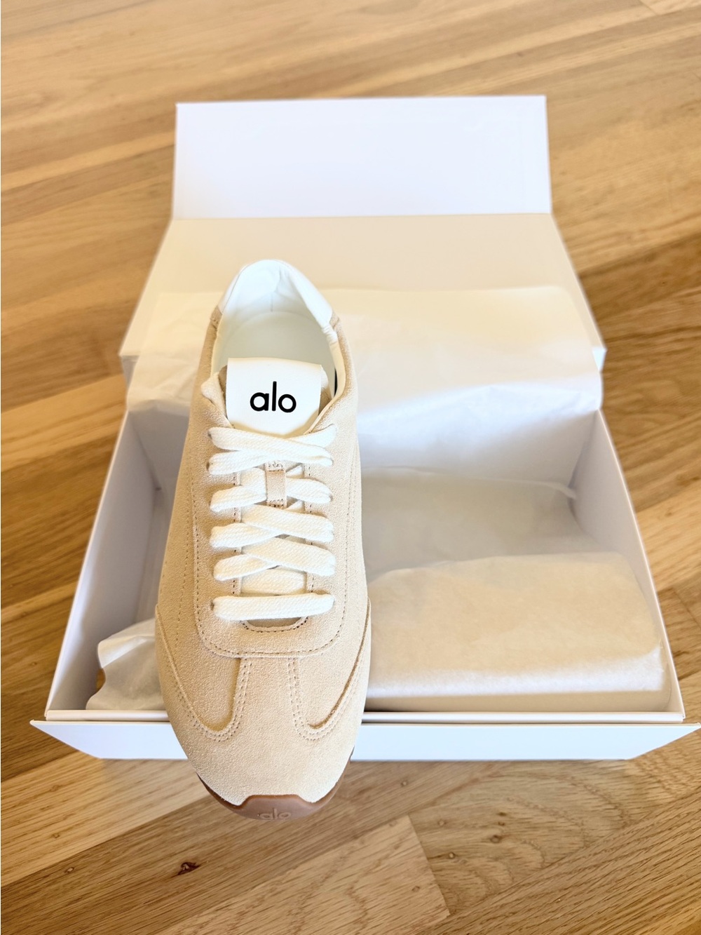 Alo Yoga- Sunset Sneakers in Sandstone/Ivory (NIB) - Picture 7 of 13